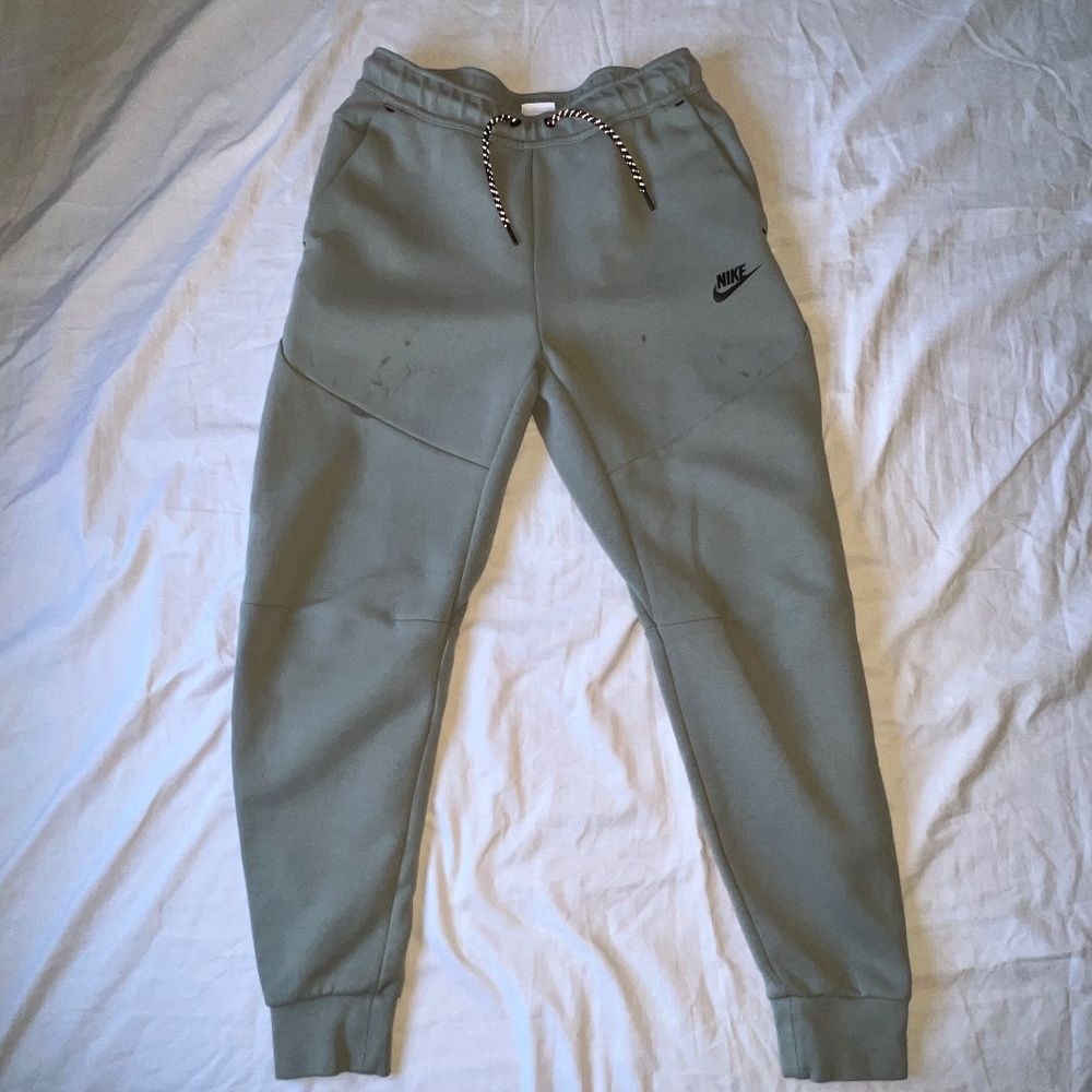 Nike tech fleece joggers